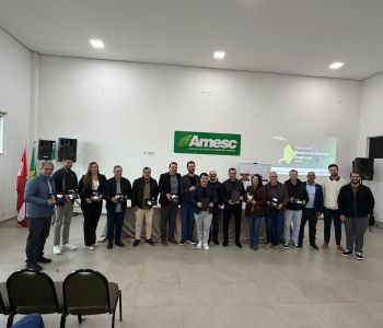 Assembleia de prefeitos da AMESC debate inovação, cultura, reforma tributária e desenvolvimento regional
