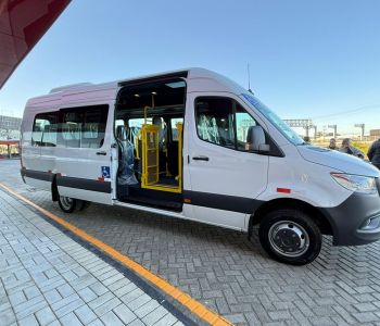 Maracajá recebe van adaptada para fortalecer o transporte de pacientes da Saúde