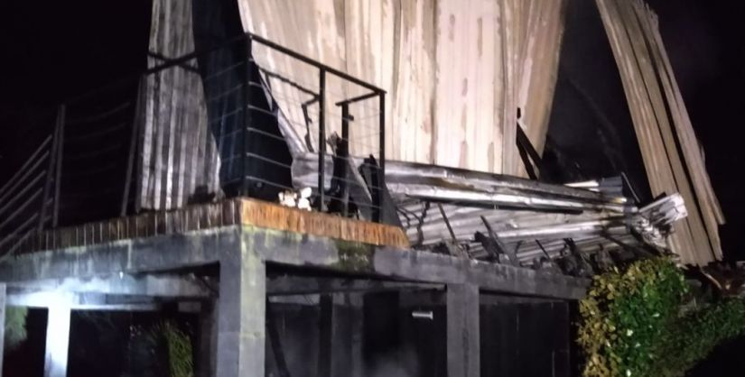 Cabana é destruída por incêndio na comunidade de Serra da Pedra, em Jacinto Machado