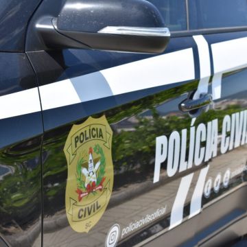Polícia Civil e Receita Federal realizam fiscalização no Centro de Distribuição dos Correios em Araranguá