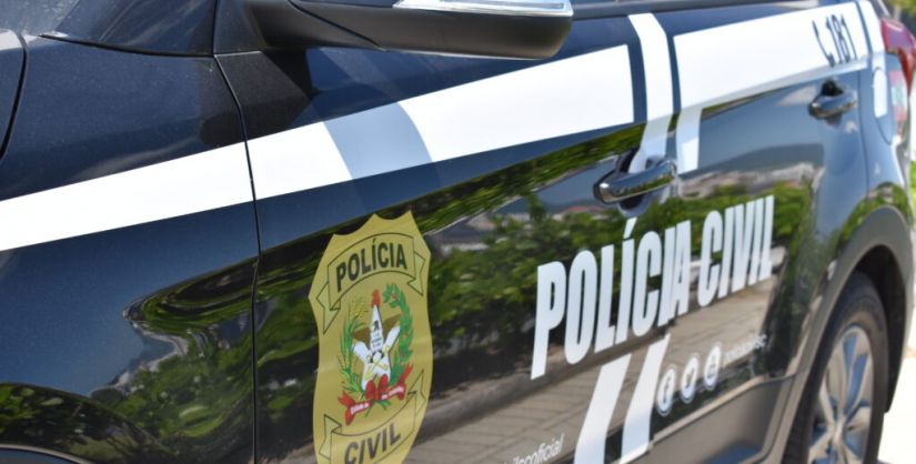 Polícia Civil e Receita Federal realizam fiscalização no Centro de Distribuição dos Correios em Araranguá
