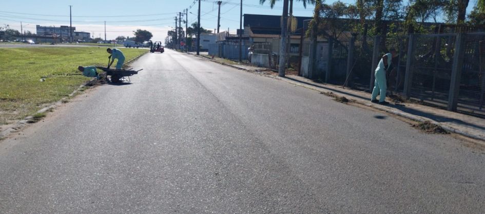 Projeto Recomeçar avança com limpeza urbana