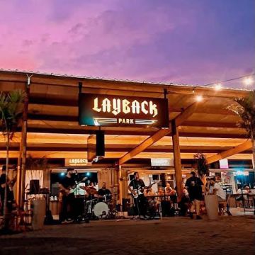 Layback transforma domingo de Copa em encontro com futebol e show gratuito em Criciúma