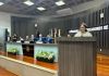 Representantes do turismo de Balneário Arroio do Silva divulgam a 33ª Festa do Peixe durante sessão da Câmara