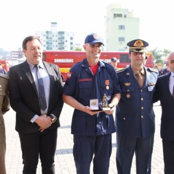  Do amor ao destaque profissional: a história de um bombeiro araranguaense