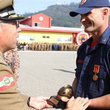  Do amor ao destaque profissional: a história de um bombeiro araranguaense