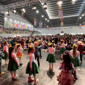 Festa Julina Municipal reúne comunidade e é realizada pela primeira vez no Ginásio Francisco Leonardelli