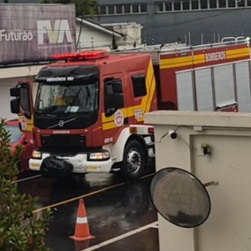 Vazamento de gás em caminhão mobiliza Corpo de Bombeiros no Centro de Araranguá