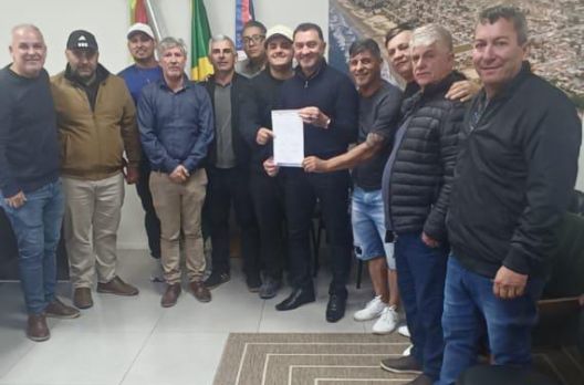 Aguardada há anos, pavimentação da Avenida Barramares Sul ganha ordem de serviço em Ba...