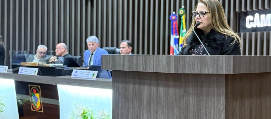 Projetos instituem prêmios por desempenho educacional para profissionais e alunos da rede municipal