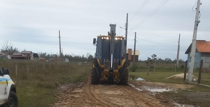 Obras realiza manutenção e melhorias nos bairros Lagoinha e Arpoador, em Arroio do Silva
