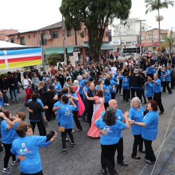 Mais de 4.500 pessoas desfilaram em Araranguá