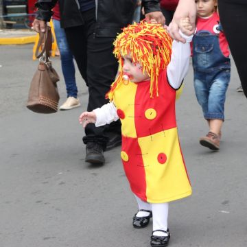 Mais de 4.500 pessoas desfilaram em Araranguá