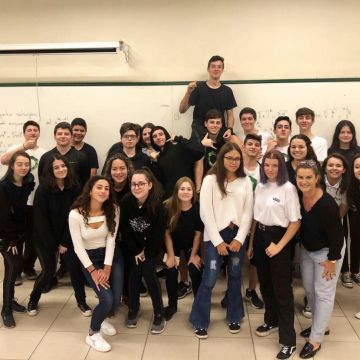 Emoção marca despedida de visitantes italianos