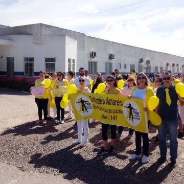 Profissionais da saúde fazem passeata pela vida em Balneário Gaivota