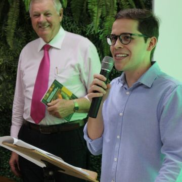 História escrita por irmãos criciumenses se transforma em livro cheio de significados