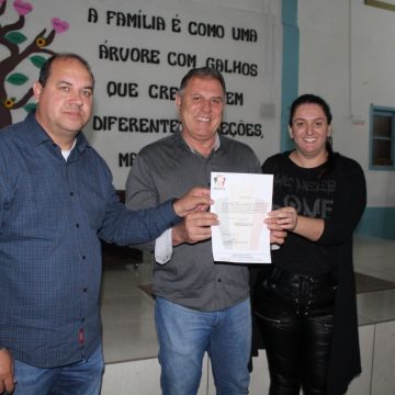 Emoção marca entrega de ordem de serviço no Encruzo do Barro Vermelho