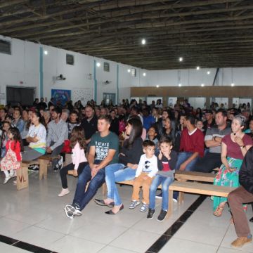 Emoção marca entrega de ordem de serviço no Encruzo do Barro Vermelho