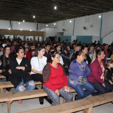 Emoção marca entrega de ordem de serviço no Encruzo do Barro Vermelho