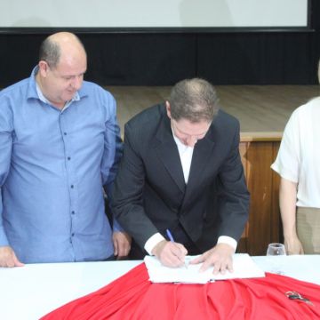 César Pasetto é empossado prefeito em exercício de Nova Veneza por 15 dias