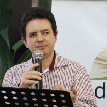 Professores da Unesc lançam livro com teoria e experiências envolvendo a extensão 