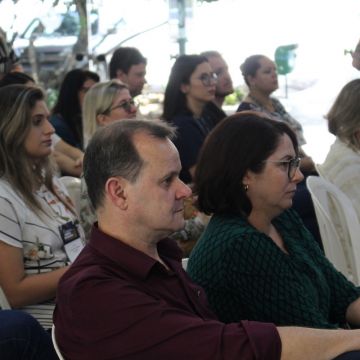 Professores da Unesc lançam livro com teoria e experiências envolvendo a extensão 