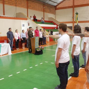Mais de 120 jovens recebem Dispensa da Incorporação em Forquilhinha