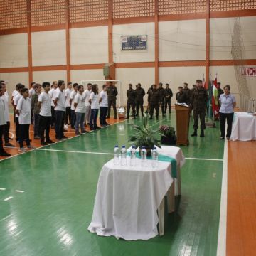 Mais de 120 jovens recebem Dispensa da Incorporação em Forquilhinha