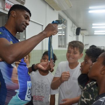 Bairro da Juventude recebe ex-atleta olímpico André Domingos