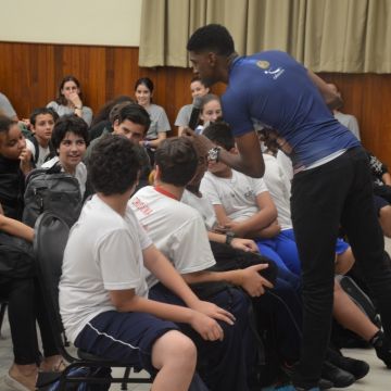 Bairro da Juventude recebe ex-atleta olímpico André Domingos