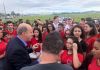 Governador anuncia obra de R$ 15 milhões sob manifestação de estudantes do Maria Garcia Pessi