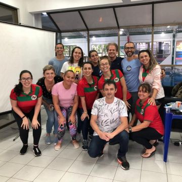 Grêmio Fronteira sedia curso sobre condicionamento teórico e prático na natação infantil