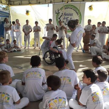 15º Batizado de capoeira forma mais de cem