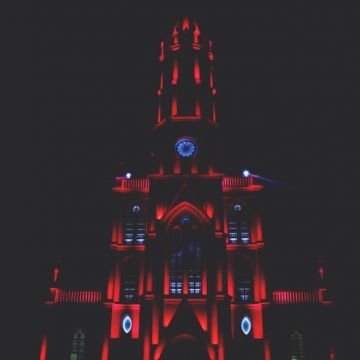 População se surpreende e aprova nova iluminação da Igreja matriz de Sombrio