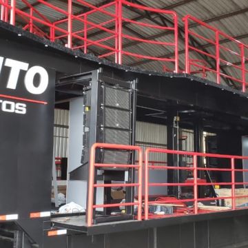 Bento Eventos cria primeiro trio elétrico com dois andares do Brasil