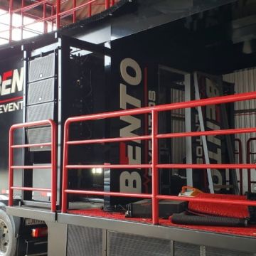 Bento Eventos cria primeiro trio elétrico com dois andares do Brasil