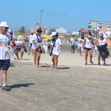Blitz Cultural é realizada na orla de Balneário Gaivota