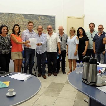 Prefeito recebe visita de deputado e pede emendas para Obras