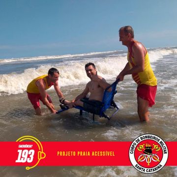 Projeto Praia Acessível: Praias da região da AMESC contam com cadeira anfíbia 
