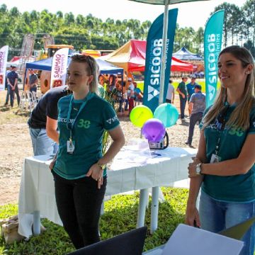 Sicoob Credisulca leva cooperativismo de crédito ao maior evento rural de Turvo/SC