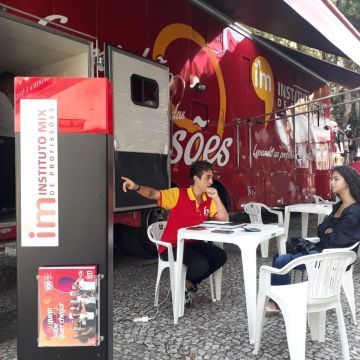 Caminhão das Profissões inicia por Araranguá sua jornada pelo Brasil 