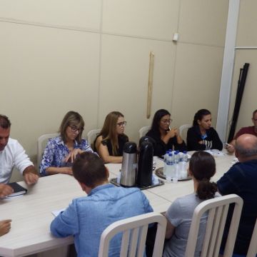 Estrutura da Festa dos Caminhoneiros começa a ser montada 
