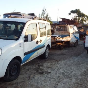 Leilão de veículos e bens inservíveis movimenta a cidade