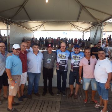 Políticos prestigiam a trigésima Arrancada de Caminhões