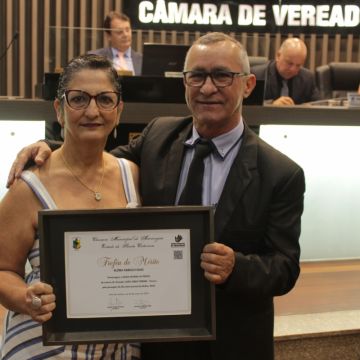 Vereadores homenageiam mulheres e sua representatividade