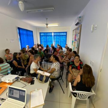 CRAS realiza palestra Mulheres de Fibra