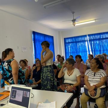 CRAS realiza palestra Mulheres de Fibra