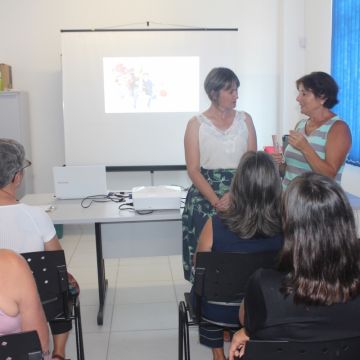 CRAS realiza palestra Mulheres de Fibra
