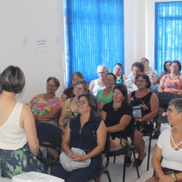 CRAS realiza palestra Mulheres de Fibra