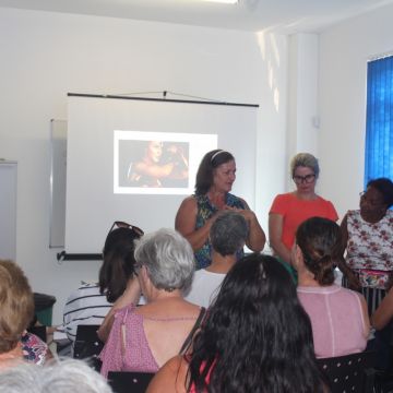 CRAS realiza palestra Mulheres de Fibra